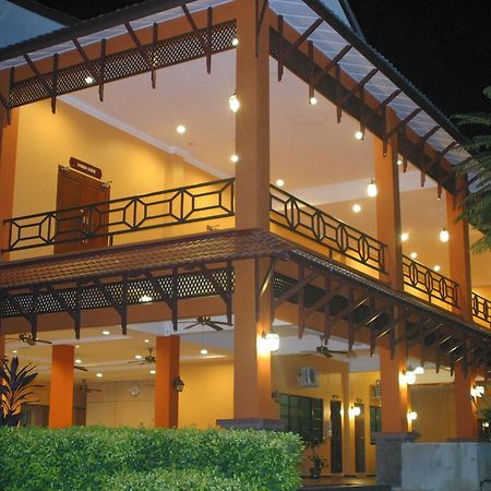 Tanjung Demong Beach Resort Kampung Kuala Besut Exteriör bild