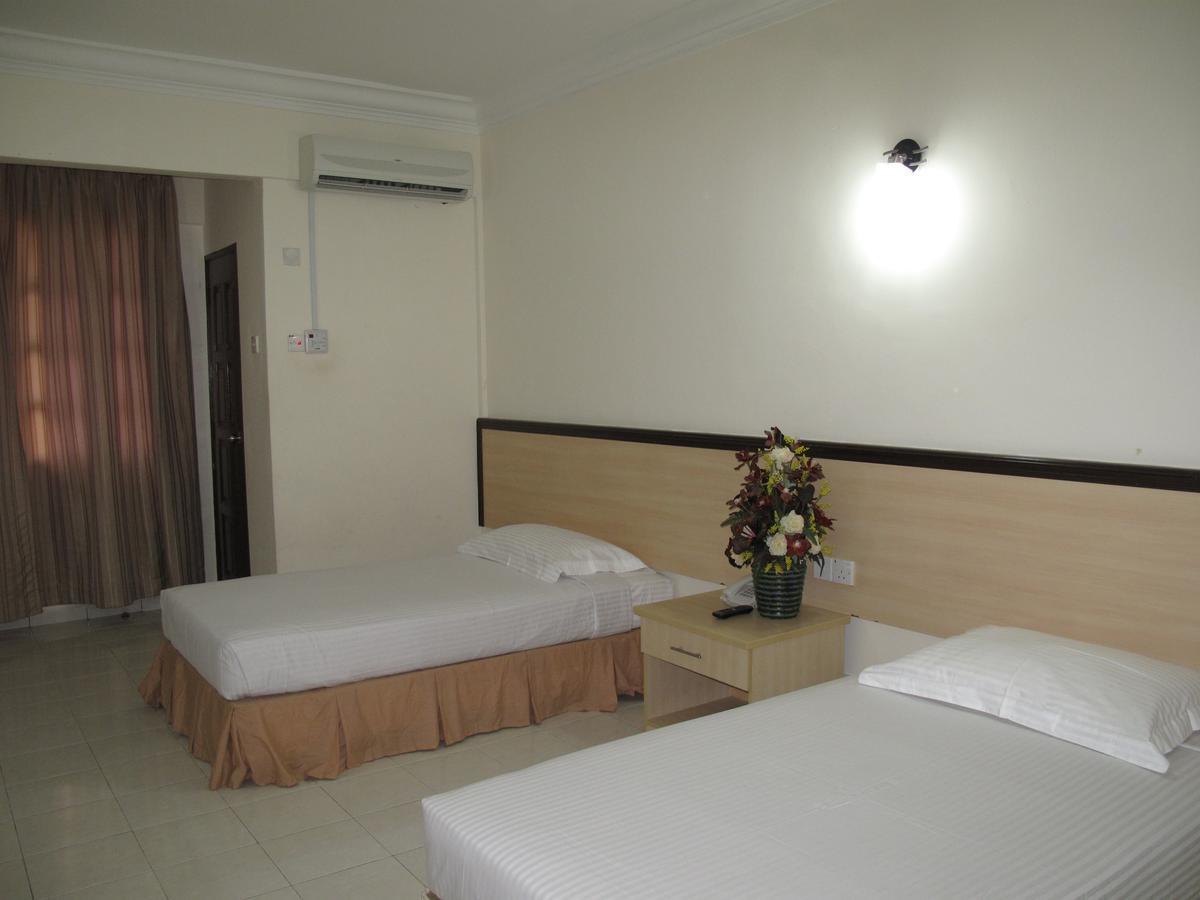 Tanjung Demong Beach Resort Kampung Kuala Besut Exteriör bild