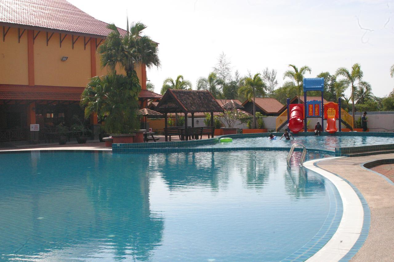 Tanjung Demong Beach Resort Kampung Kuala Besut Exteriör bild