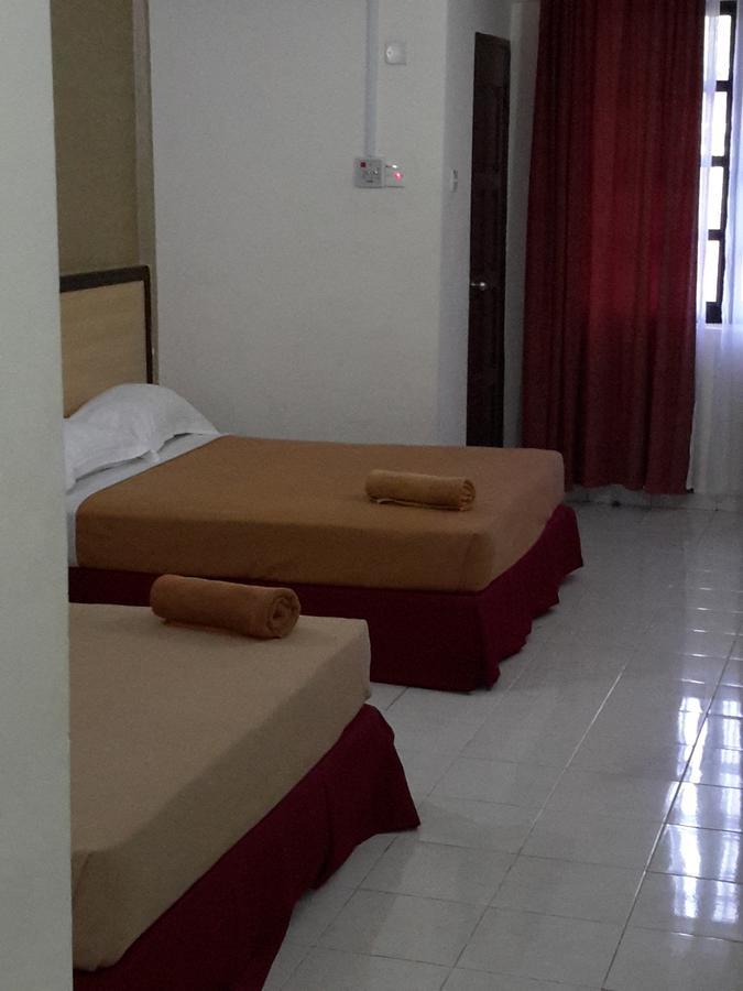 Tanjung Demong Beach Resort Kampung Kuala Besut Exteriör bild