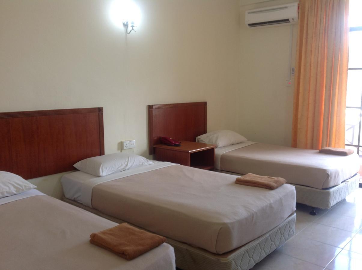 Tanjung Demong Beach Resort Kampung Kuala Besut Exteriör bild