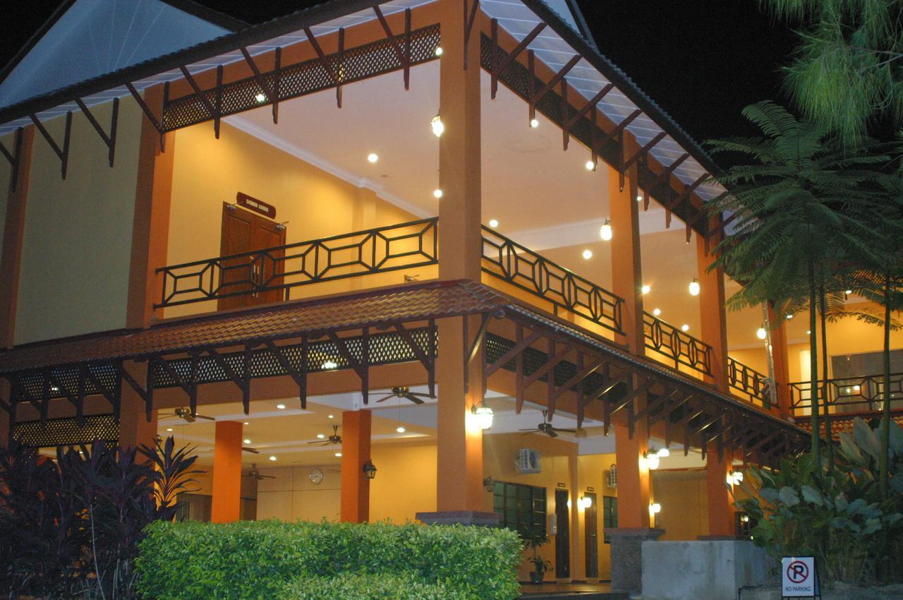 Tanjung Demong Beach Resort Kampung Kuala Besut Exteriör bild